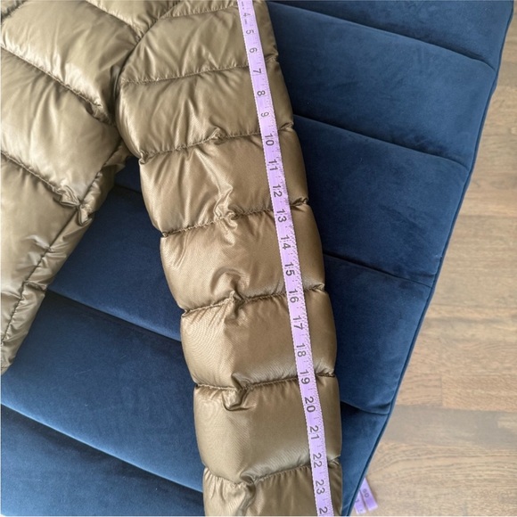 Burberry Down Filled Erwood Puffer Jacket (Unisex) - Picture 13 of 13